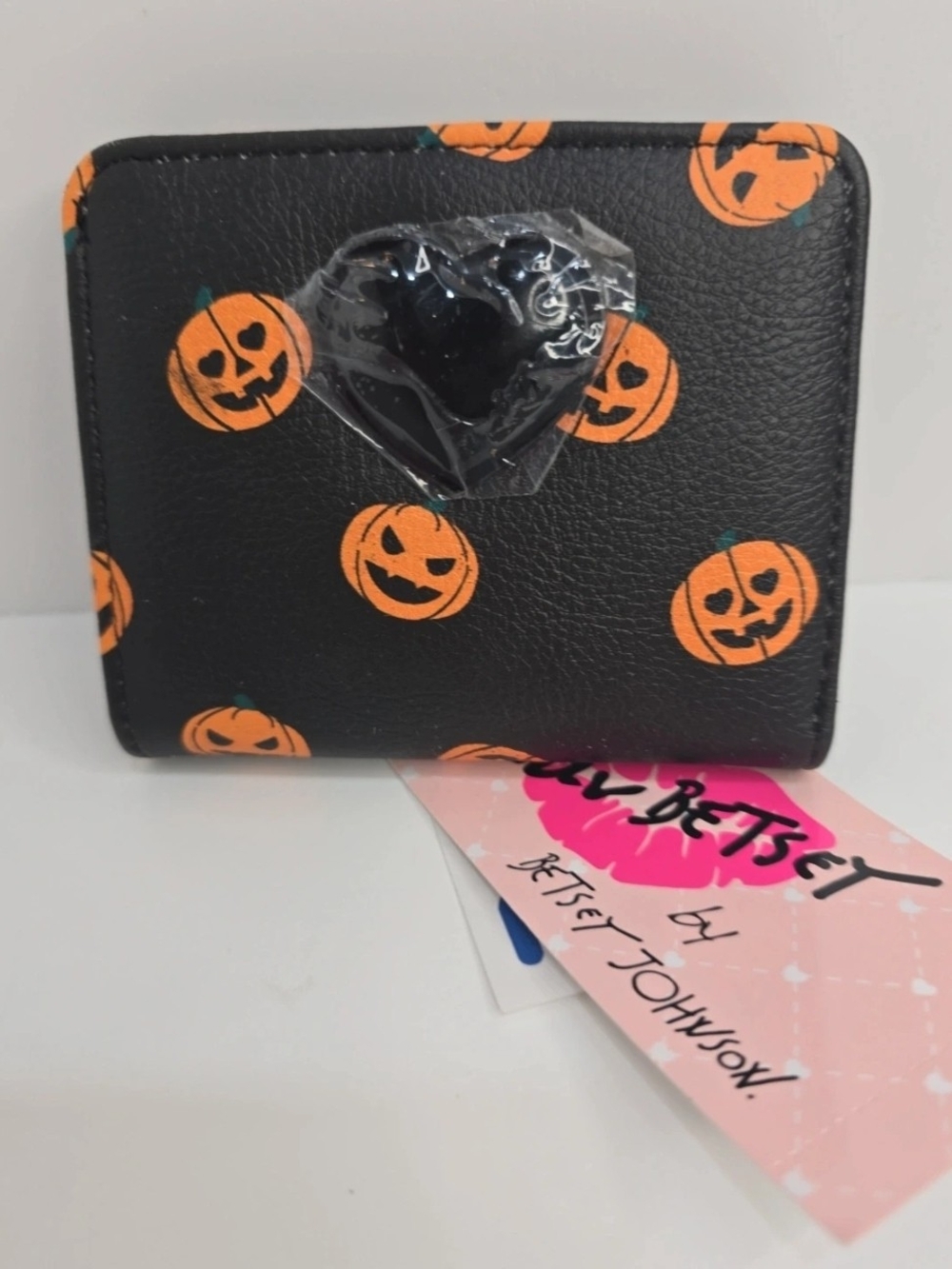 👉👌 Betsey Johnson Black Wallet with Orange Jack-O'-Lantern Print